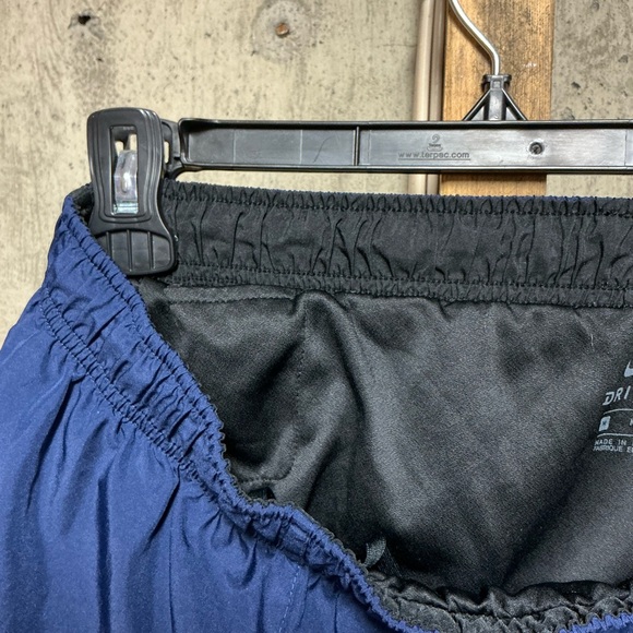 Nike Dri-FIT Women’s Athletic Running Shorts Blue Black Size M Breathable - Picture 4 of 5